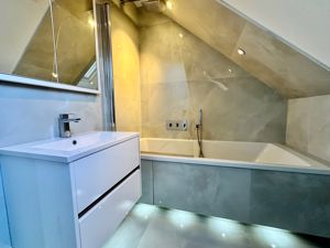 Photo 1- click for photo gallery